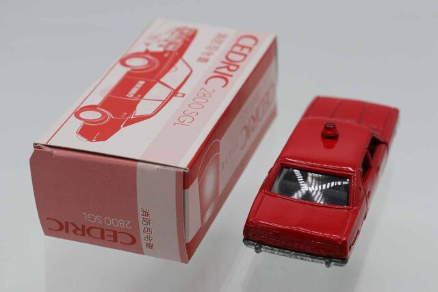 ミニカーショップ ケンボックス トミカ特注（日本製）日産セドリック