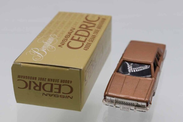 ミニカーショップ ケンボックス トミカ特注（日本製）日産セドリック 4