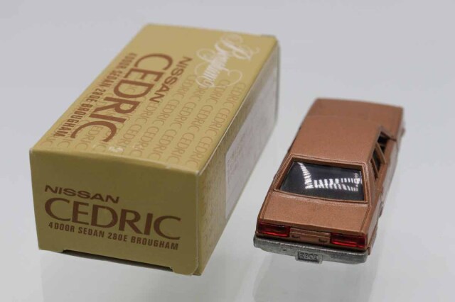 ミニカーショップ ケンボックス トミカ特注（日本製）日産セドリック 4