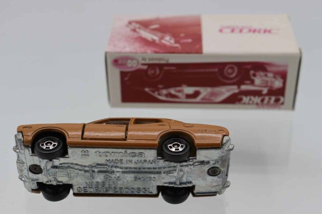 ミニカーショップ ケンボックス トミカ特注（日本製）日産セドリック