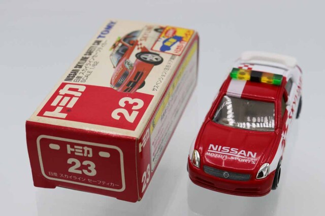 ミニカーショップ ケンボックス トミカ 赤箱☆23☆日産スカイライン