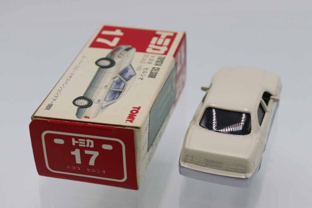 ミニカーショップ ケンボックス トミカ 赤箱☆17☆トヨタセルシオ(白