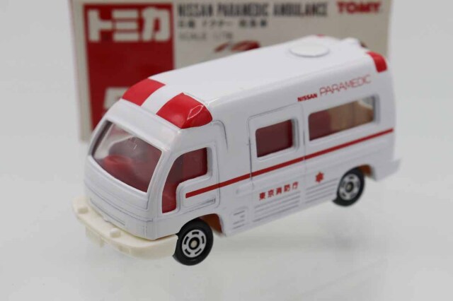 トミカ　赤箱