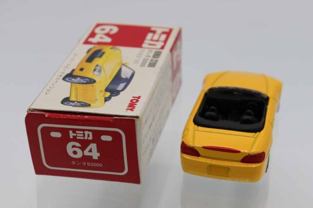 トミカ　赤箱