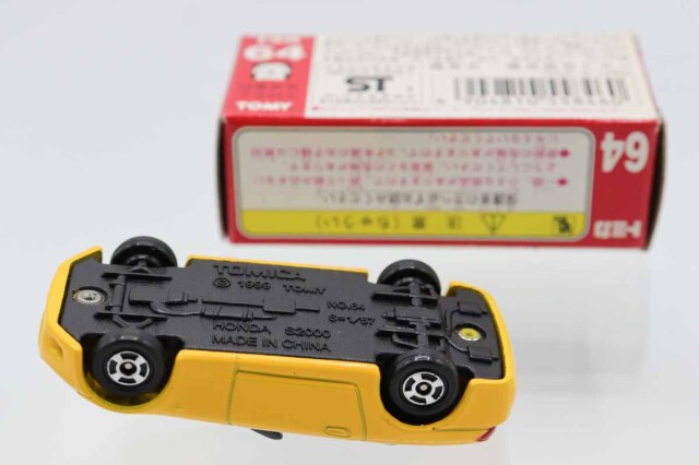 トミカ　赤箱