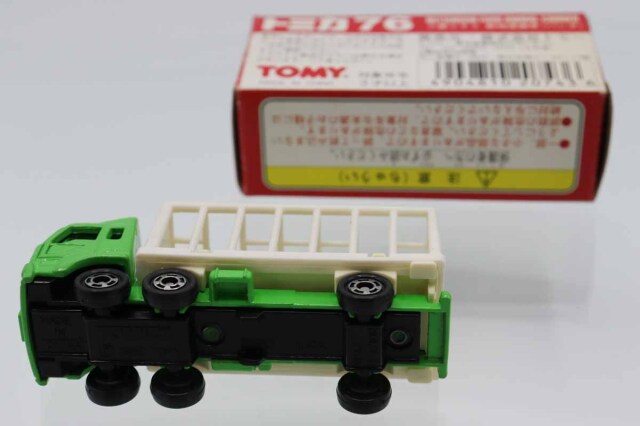 トミカ　赤箱