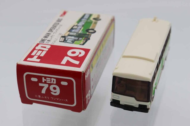 トミカ　赤箱
