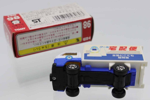 トミカ　赤箱