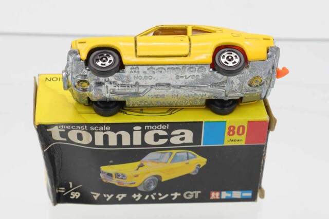ミニカーショップ ケンボックス トミカ 黒箱☆80☆マツダサバンナGT(黄