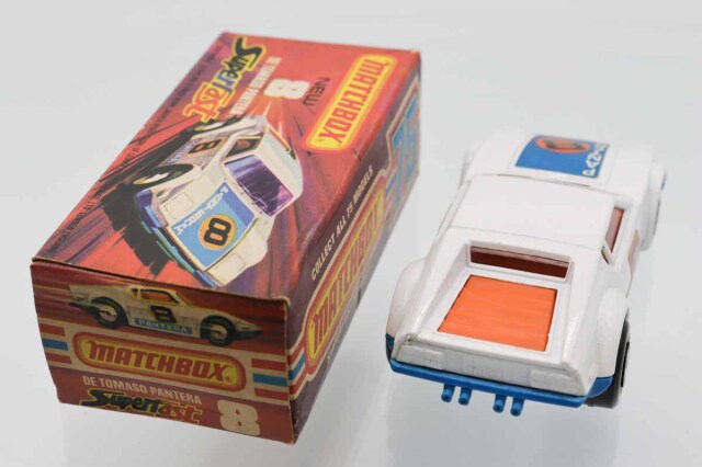 専用user_95535de5様マッチボックス　レズニー　A-2 ベッドフォード Lesney マッチボックス No.45 フォード コルセア 本箱付 - メルカリ