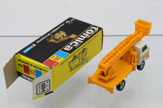 ミニカーショップ ケンボックス トミカ 黒箱☆26☆日産キャブオール