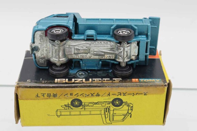 ミニカーショップ ケンボックス トミカ 黒箱☆35☆いすゞエルフ ダンプ