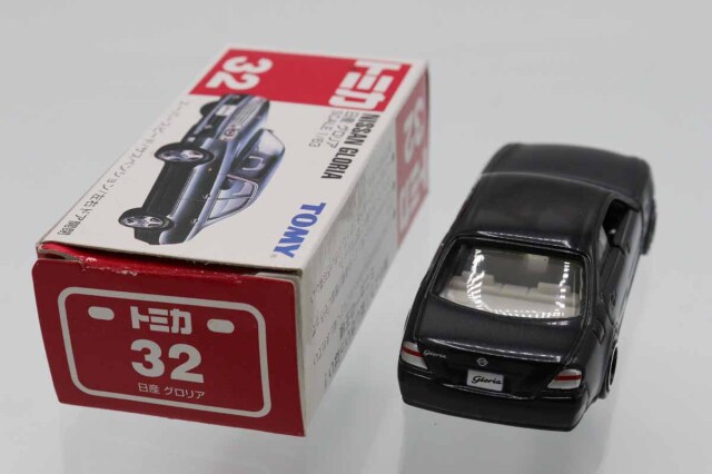 ミニカーショップ ケンボックス トミカ 赤箱☆32☆日産グロリア