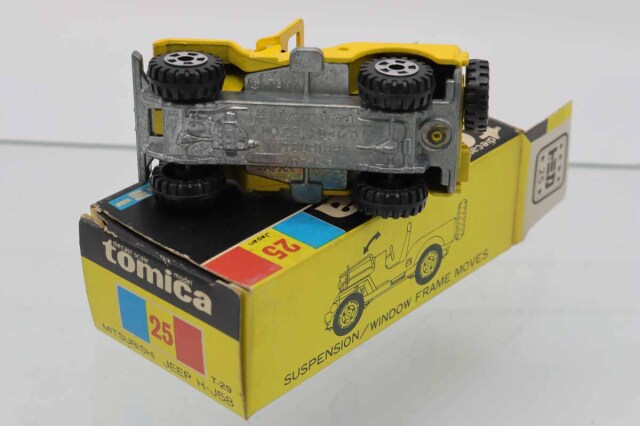 ミニカーショップ ケンボックス トミカ 黒箱☆25☆三菱ジープ H-J58(黄