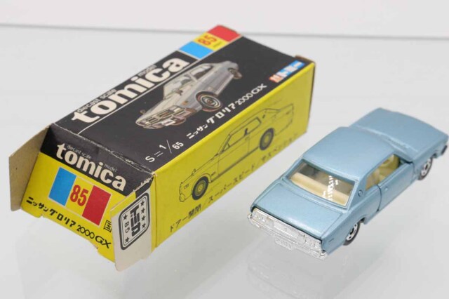 ミニカーショップ ケンボックス トミカ 黒箱☆85☆日産グロリア 2000