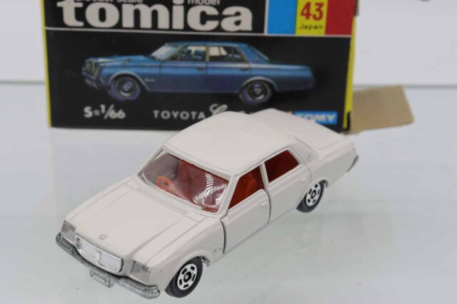ミニカーショップ ケンボックス トミカ 黒箱☆43☆トヨタセンチュリー