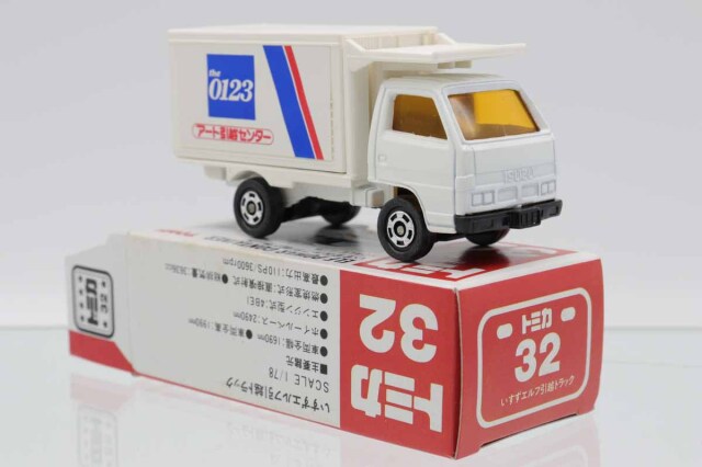 ミニカーショップ ケンボックス トミカ 赤箱(日本製)☆32☆いすゞ
