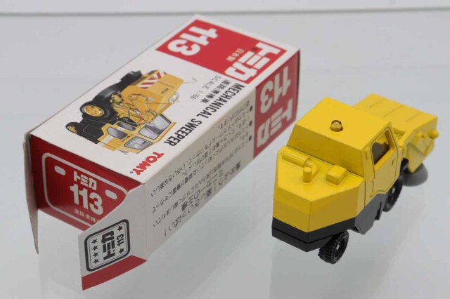 トミカ　赤箱