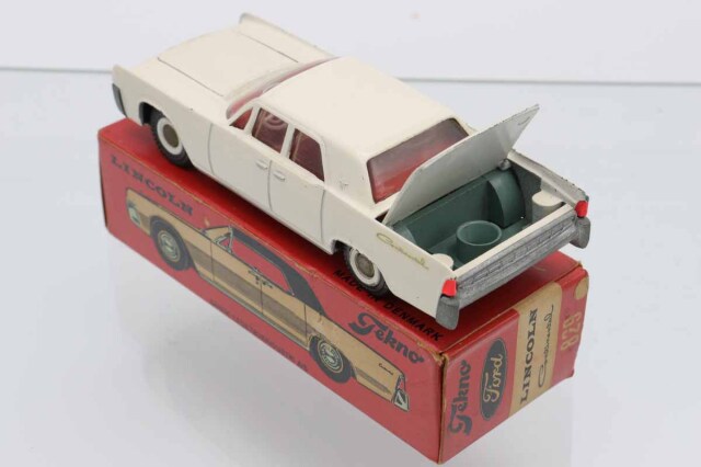 ミニカーショップ ケンボックス Tekno☆829☆LINCOLN CONTINENTAL(白