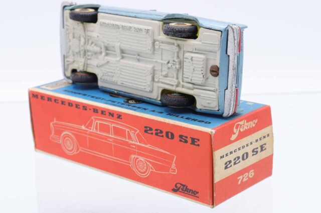 ミニカーショップ ケンボックス Tekno☆726☆MERCEDES-BENZ 220SE(水色
