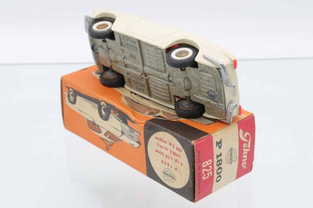 ミニカーショップ ケンボックス Tekno☆825☆VOLVO P1800(アイボリー