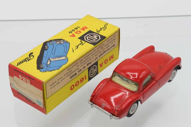 ミニカーショップ ケンボックス Tekno☆824☆MGA 1600(赤) ※塗装少剥げ