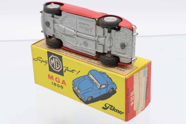 ミニカー Tekno no.824 MGA 1600 ミニカーショップ ケンボックス Tekno☆824☆MGA 1600(薄ベージュ