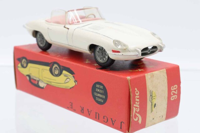 ミニカーショップ ケンボックス Tekno☆926☆JAGUAR 