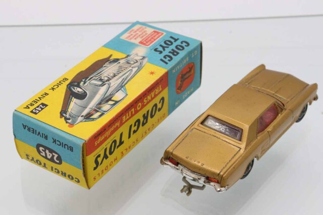 ミニカーショップ ケンボックス CORGI TOYS☆245☆BUICK RIVIERA(金