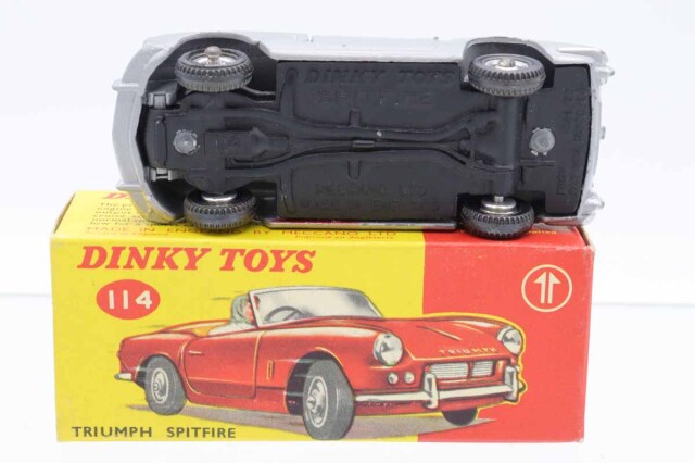 ミニカーショップ ケンボックス DINKY TOYS☆114☆TRIUNPH SPITFIRE