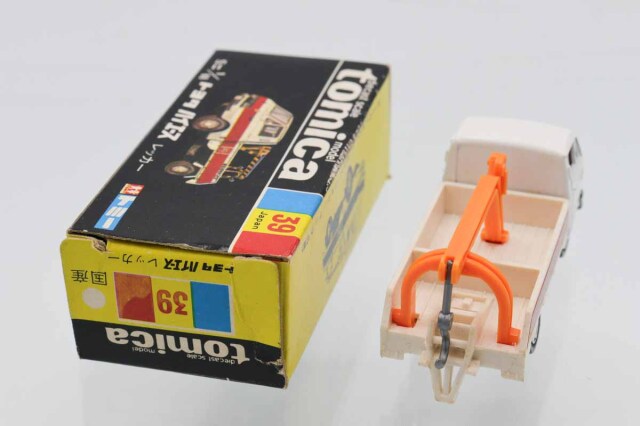 ミニカーショップ ケンボックス トミカ 黒箱☆39☆トヨタハイエース