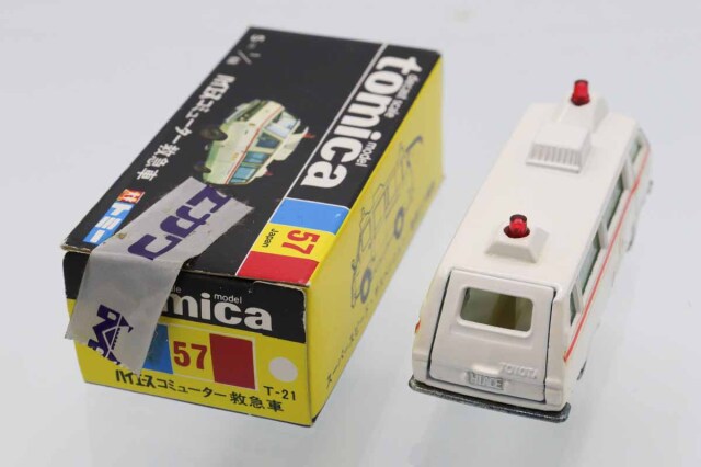 ミニカーショップ ケンボックス トミカ 黒箱☆57☆トヨタハイエース
