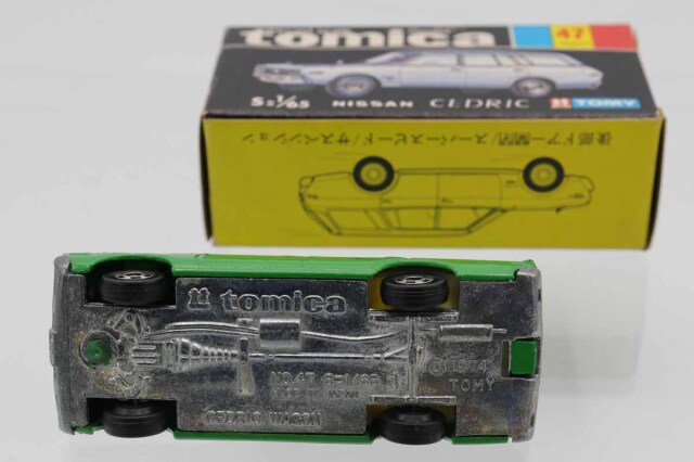 ミニカーショップ ケンボックス トミカ 黒箱☆47☆日産セドリック