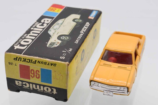 ミニカーショップ ケンボックス トミカ 黒箱☆96☆ダットサン