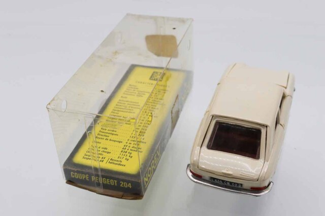 ミニカーショップ ケンボックス NOREV☆147☆COUPE PEUGEOT 204