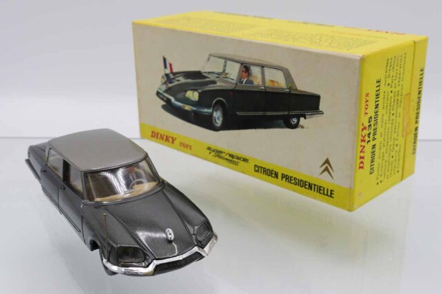 ミニカーショップ ケンボックス DINKY TOYS☆1435