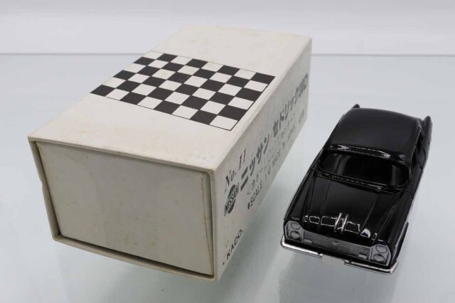 ミニカーショップ ケンボックス カドー☆NO.11☆日産セドリック 30D