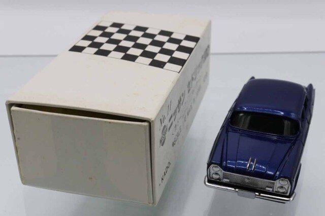 ミニカーショップ ケンボックス カドー☆NO.11☆日産セドリック 30D