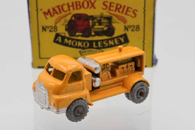 マッチボックス　パワーリフトとボックス　ビンテージ ミニカーショップ ケンボックス マッチボックス☆28☆BEDFORD