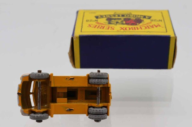 ミニカーショップ ケンボックス マッチボックス☆28☆BEDFORD