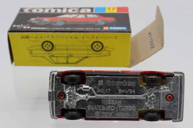 ミニカーショップ ケンボックス トミカ 黒箱☆17☆日産ブルーバード