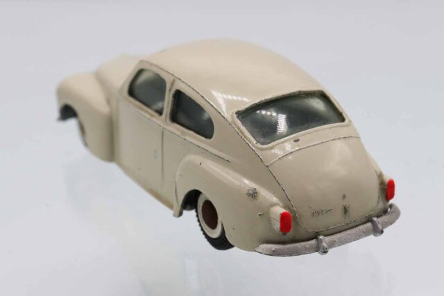 ミニカーショップ ケンボックス Tekno☆622☆VOLVO PV 544(薄ベージュ
