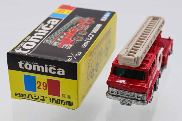 ミニカーショップ ケンボックス トミカ 黒箱☆29☆日野ハシゴ 消防車