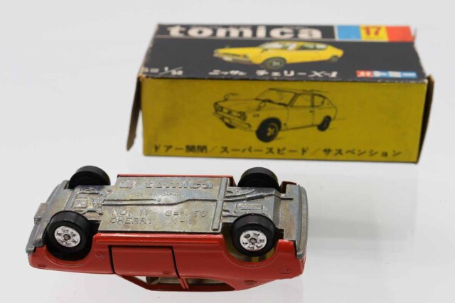 ミニカーショップ ケンボックス トミカ 黒箱☆17☆日産チェリー X-1