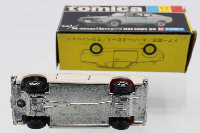 ミニカーショップ ケンボックス トミカ 黒箱☆17☆日産チェリー F-II