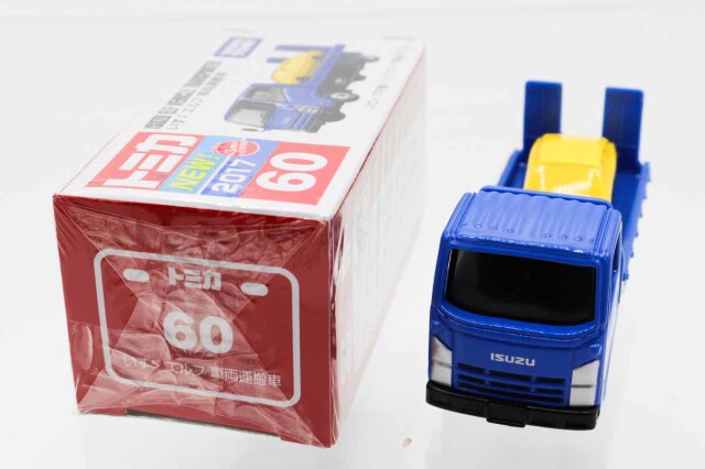 ミニカーショップ ケンボックス トミカ 赤箱☆60☆いすゞエルフ 車両