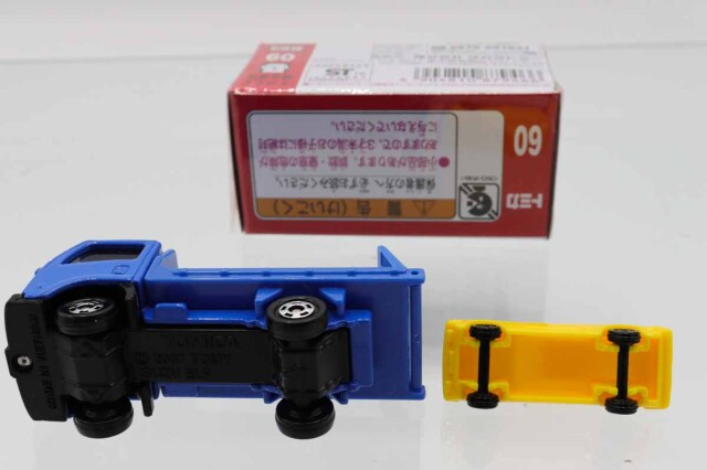 トミカ　赤箱