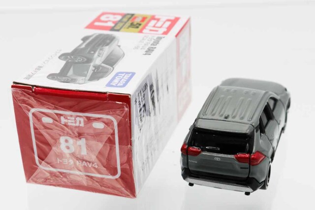 ミニカーショップ ケンボックス トミカ 赤箱☆81☆トヨタRAV4