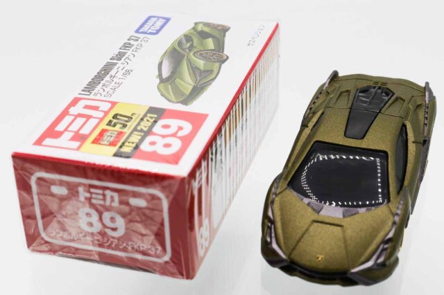 トミカ　赤箱