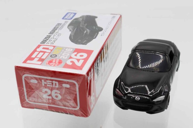 トミカ　赤箱